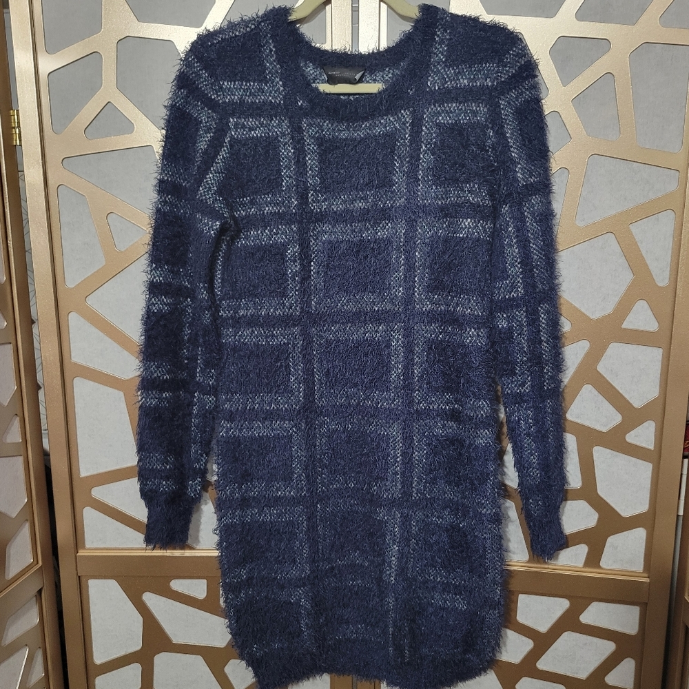NWOT ROMEO + JULIET COUTURE Blue Eyelash Geometric Sweater Dress
